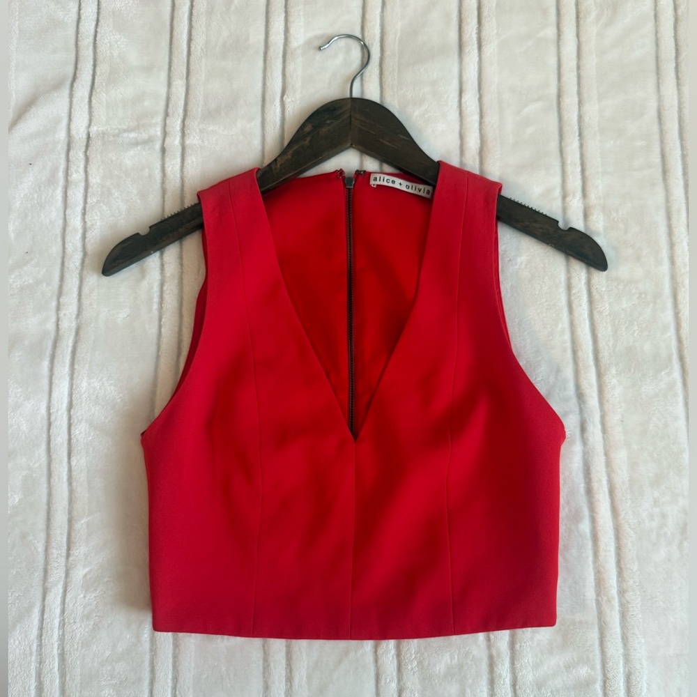 Alice + Olivia MSRP $295 like new crop top vest bright red statement going out
